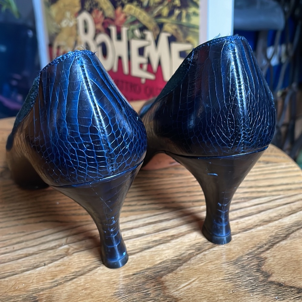 Salvatore Ferragamo Heels pumps EUC size 7 /6.5 deep dark green - Picture 3 of 9